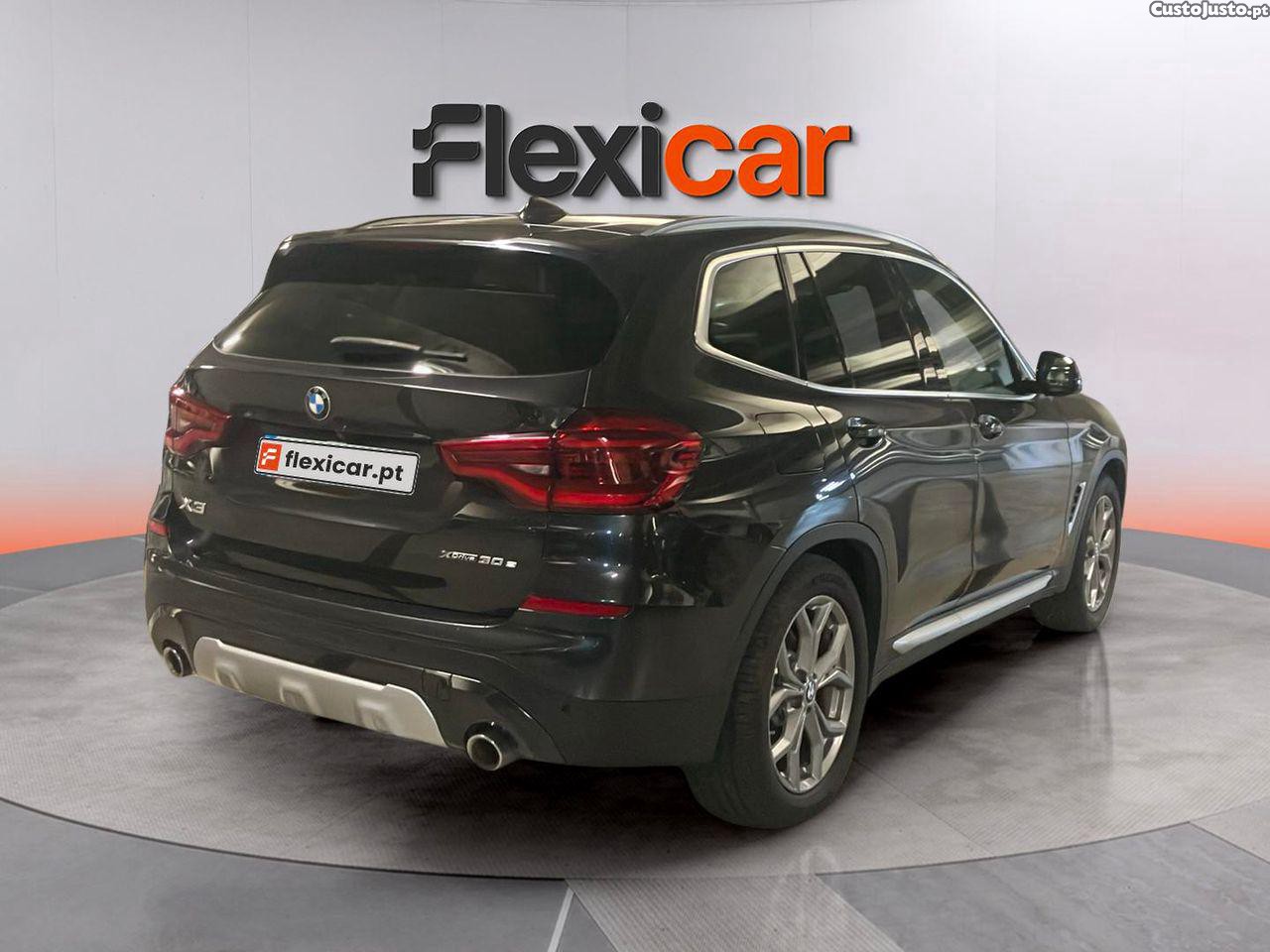 BMW X3 30 e xDrive XLine — fotografia 24