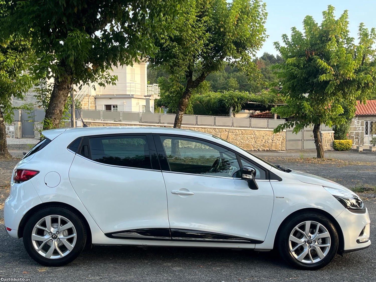 Renault Clio 1.5 DCI Limited Edition — fotografia 3