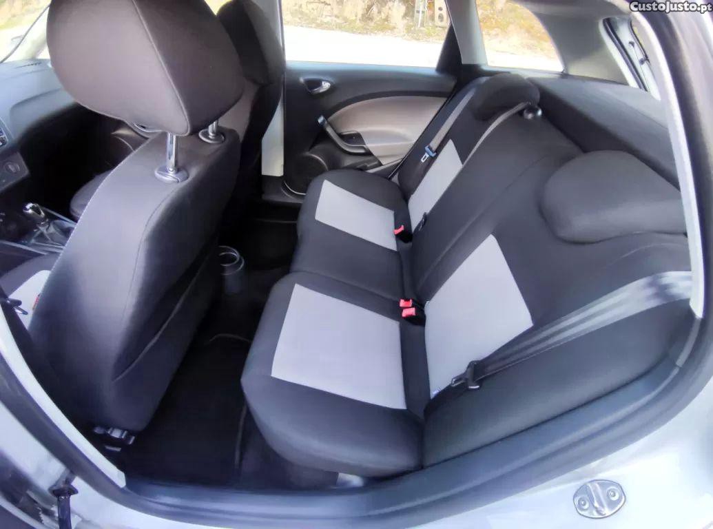 SEAT Ibiza 1.2 tdi reference — fotografia 8