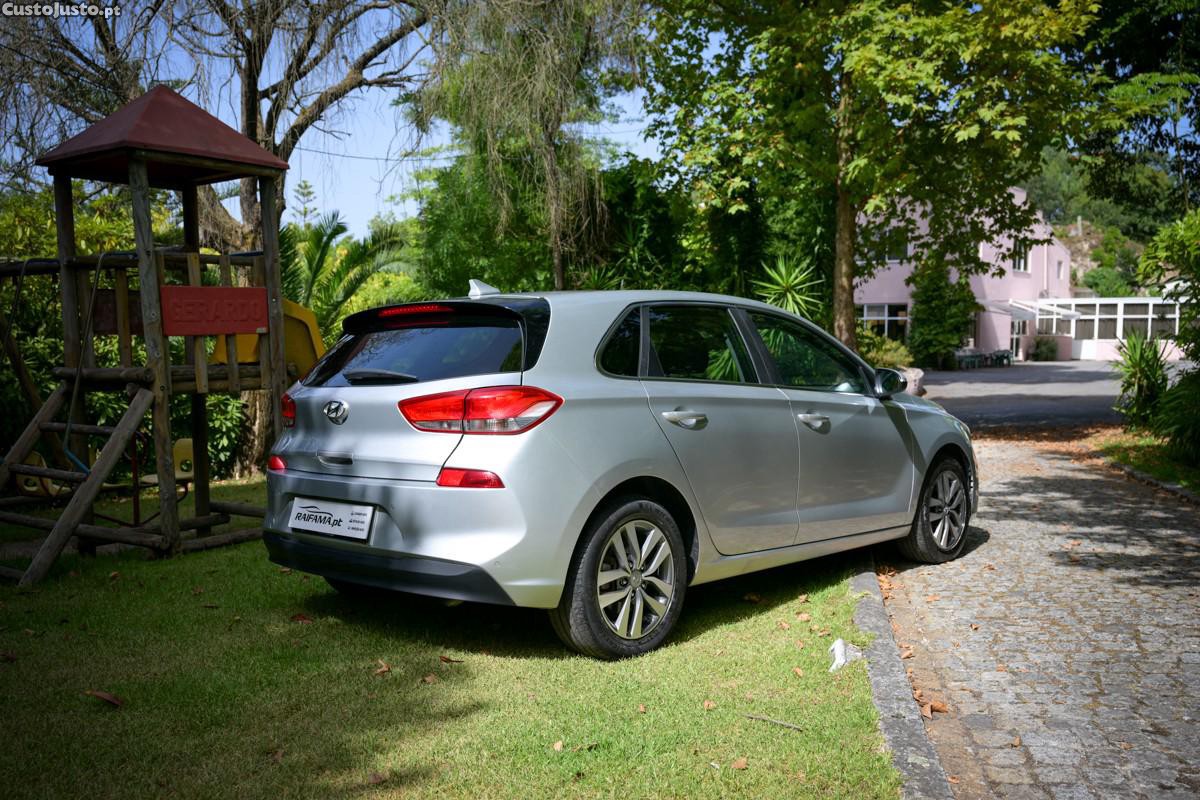 Hyundai i30 1.6 CRDi Style+Navi — fotografia 15