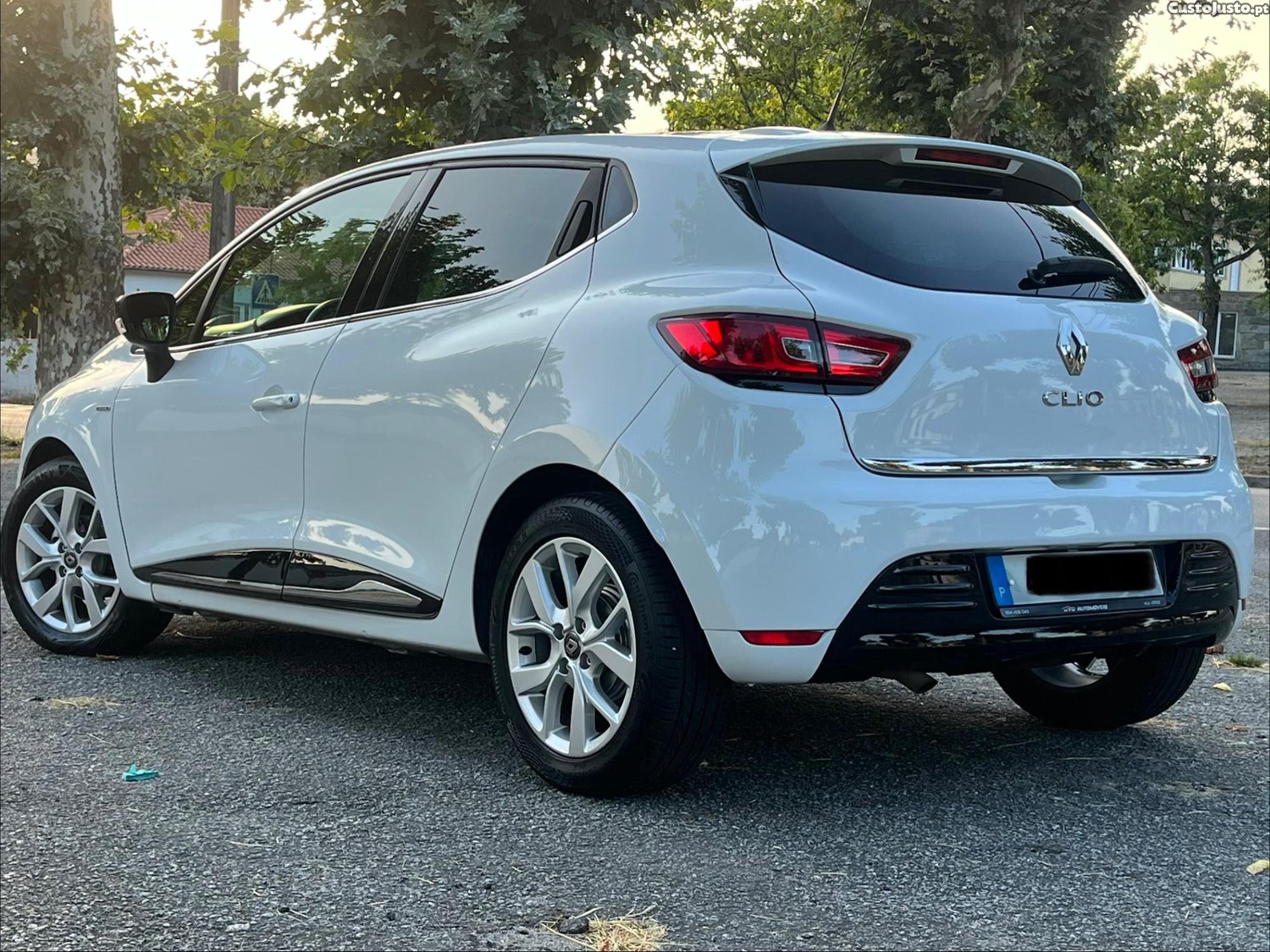 Renault Clio 1.5 DCI Limited Edition — fotografia 9