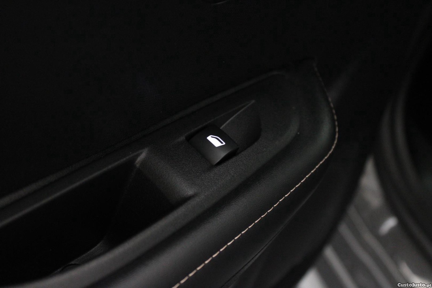 Peugeot 208 1.2 ALLURE 100CV — fotografia 3
