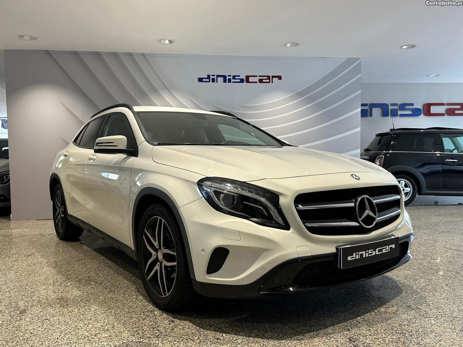 Mercedes-Benz GLA 220 CDI Urban 4-Matic — fotografia 29