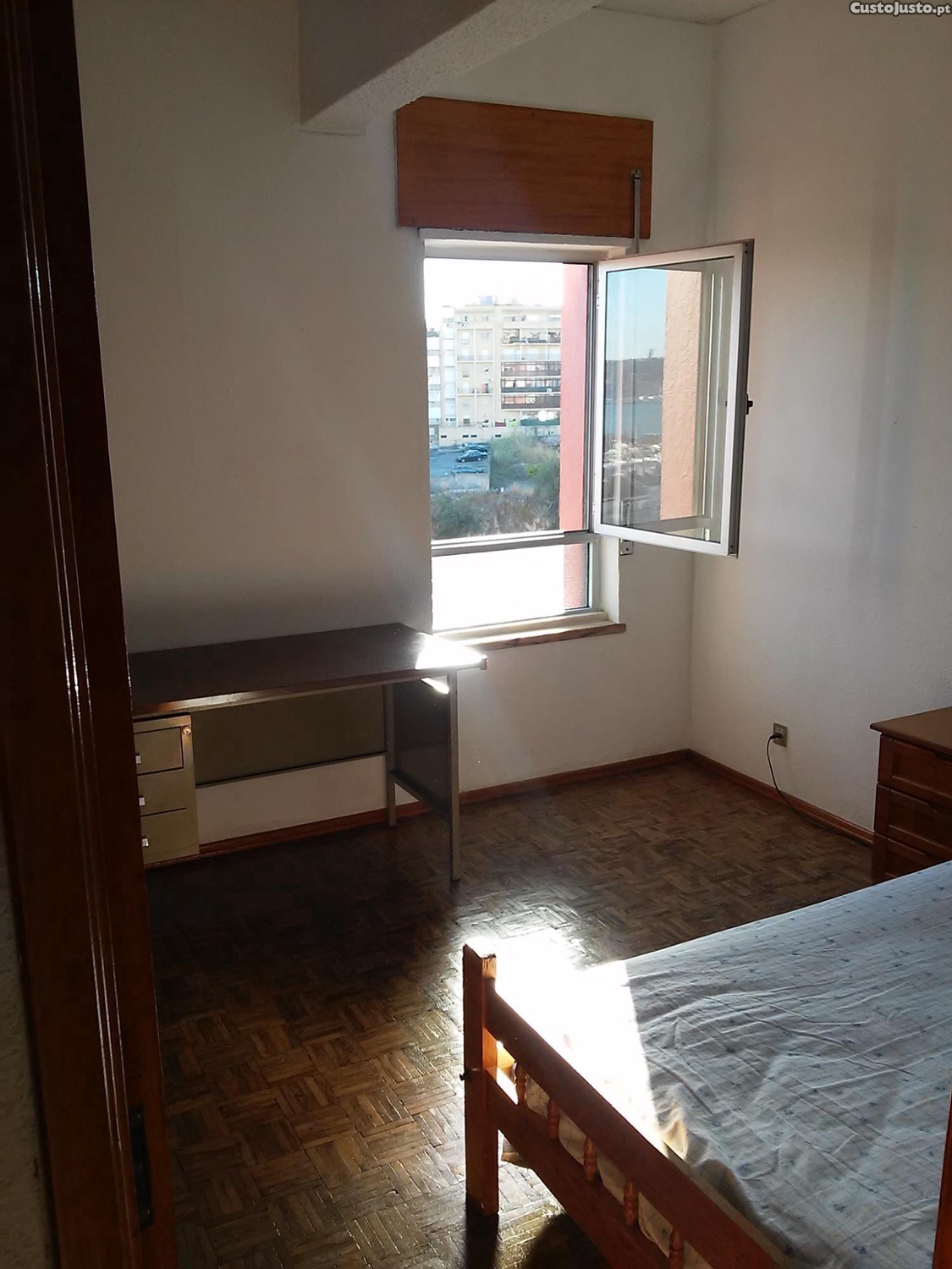 Quarto Individual em Lisboa Ajuda entre Belém e Alcântara