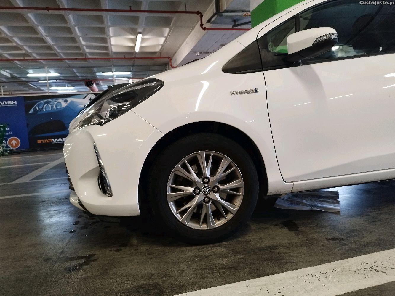 Toyota Yaris Hybrid — fotografia 7