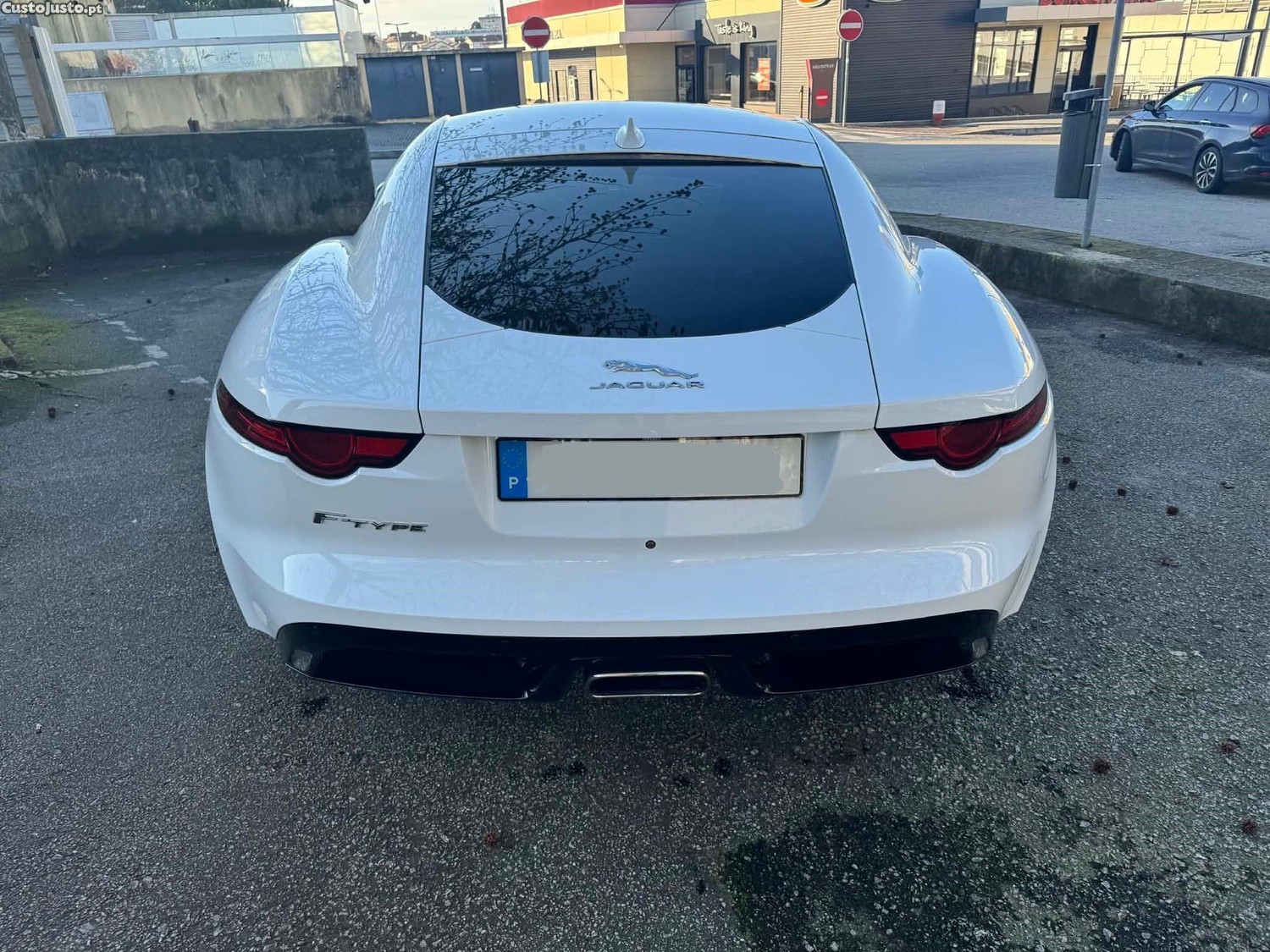 Jaguar F-Type 2.0 i4 R-Dinamic — fotografia 9