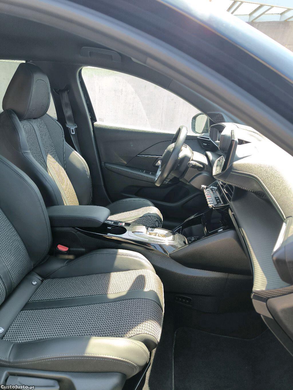 Peugeot e-208 GT — fotografia 2