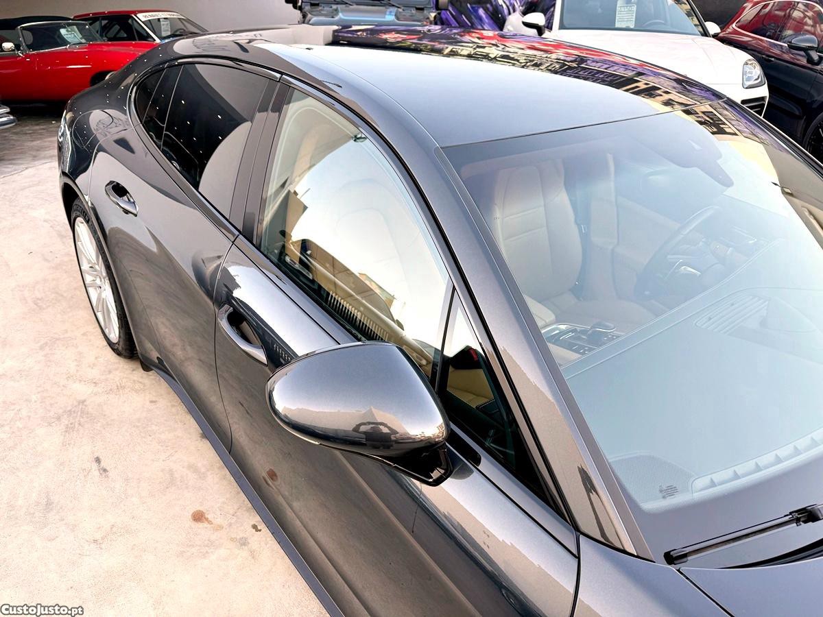 Porsche Panamera 4 E-Hybrid Platinum Edition — fotografia 13