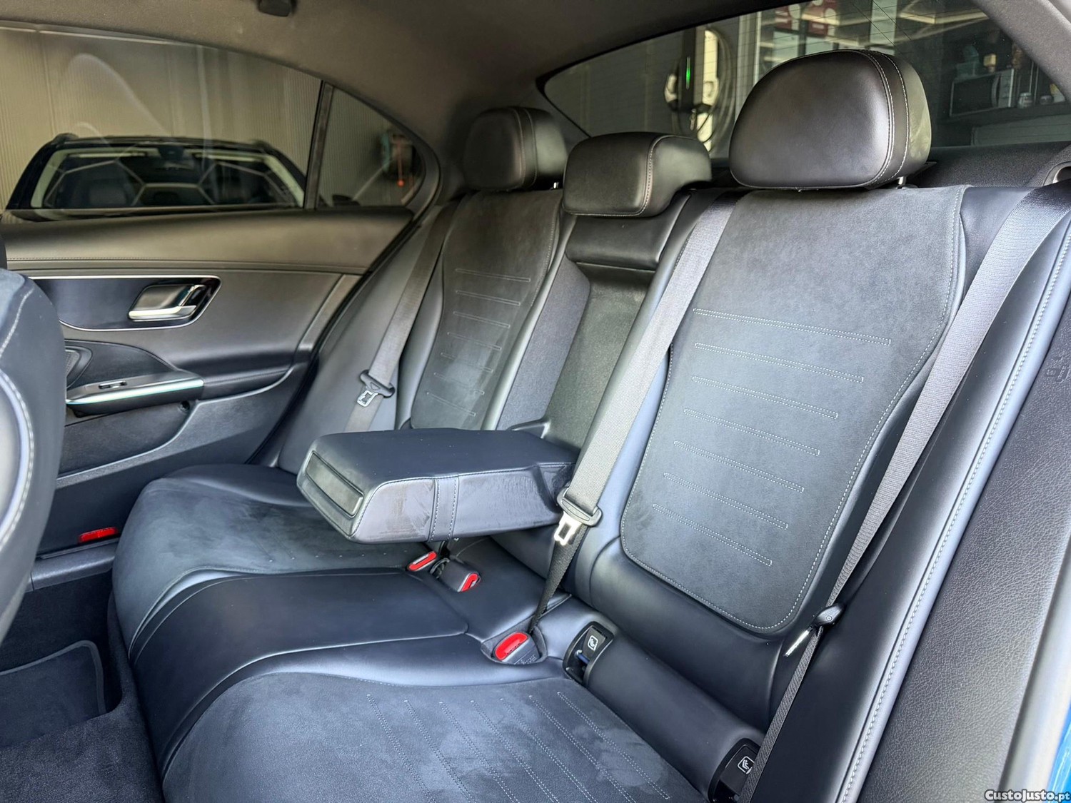 Mercedes-Benz C 300 e AMG Line — fotografia 8