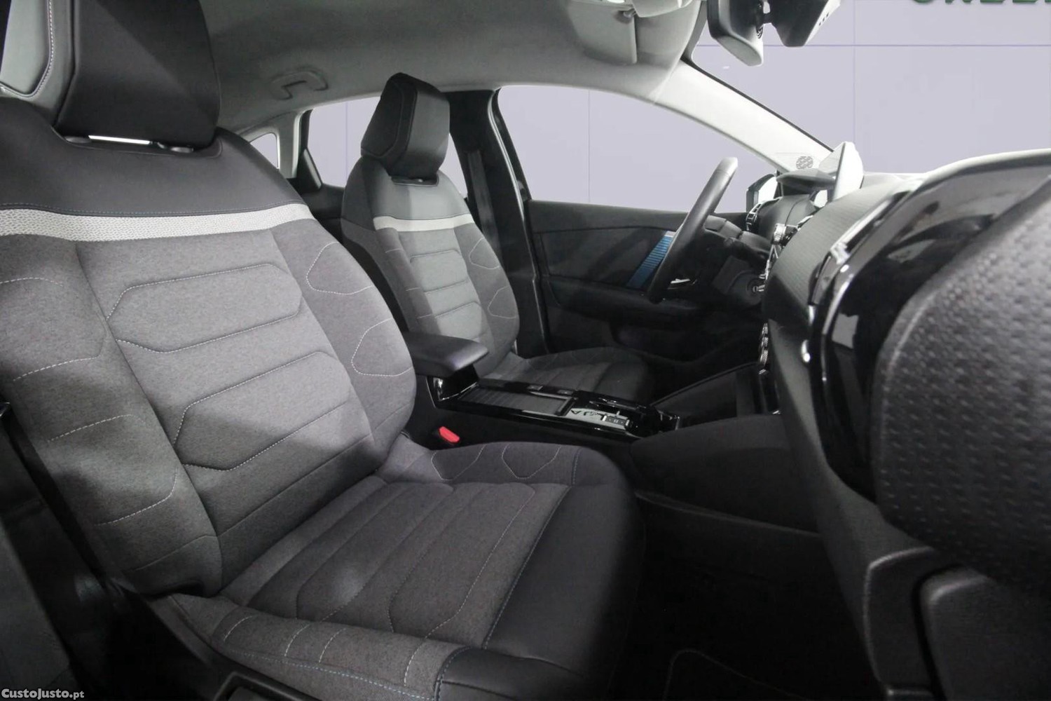 Citroën e-C4 50 kWh Shine Pack — fotografia 3