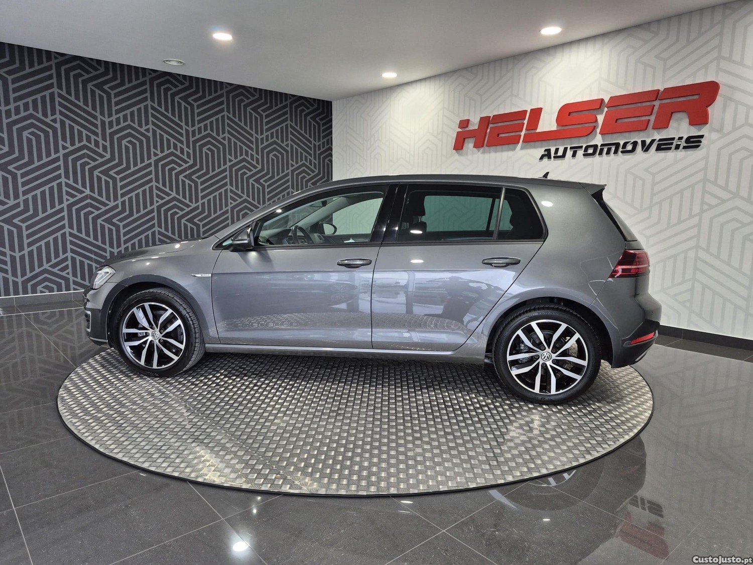 Volkswagen Golf e- AC/DC — fotografia 9