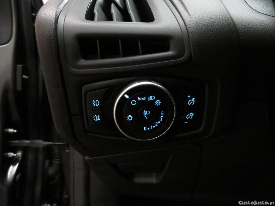 Ford Focus 1.5 TDCi Trend+ — fotografia 11