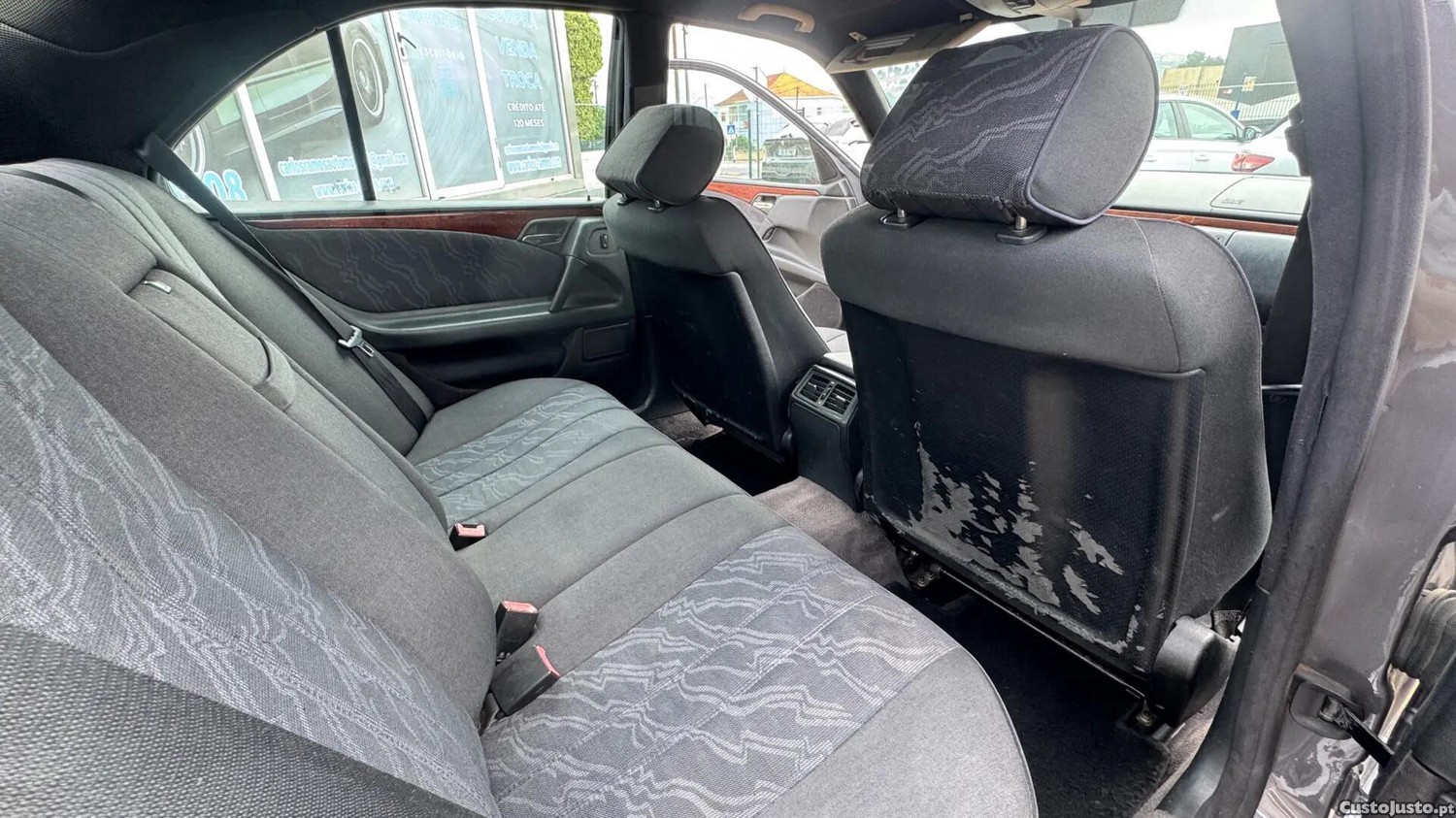 Mercedes-Benz E 220 CDI Classic — fotografia 5