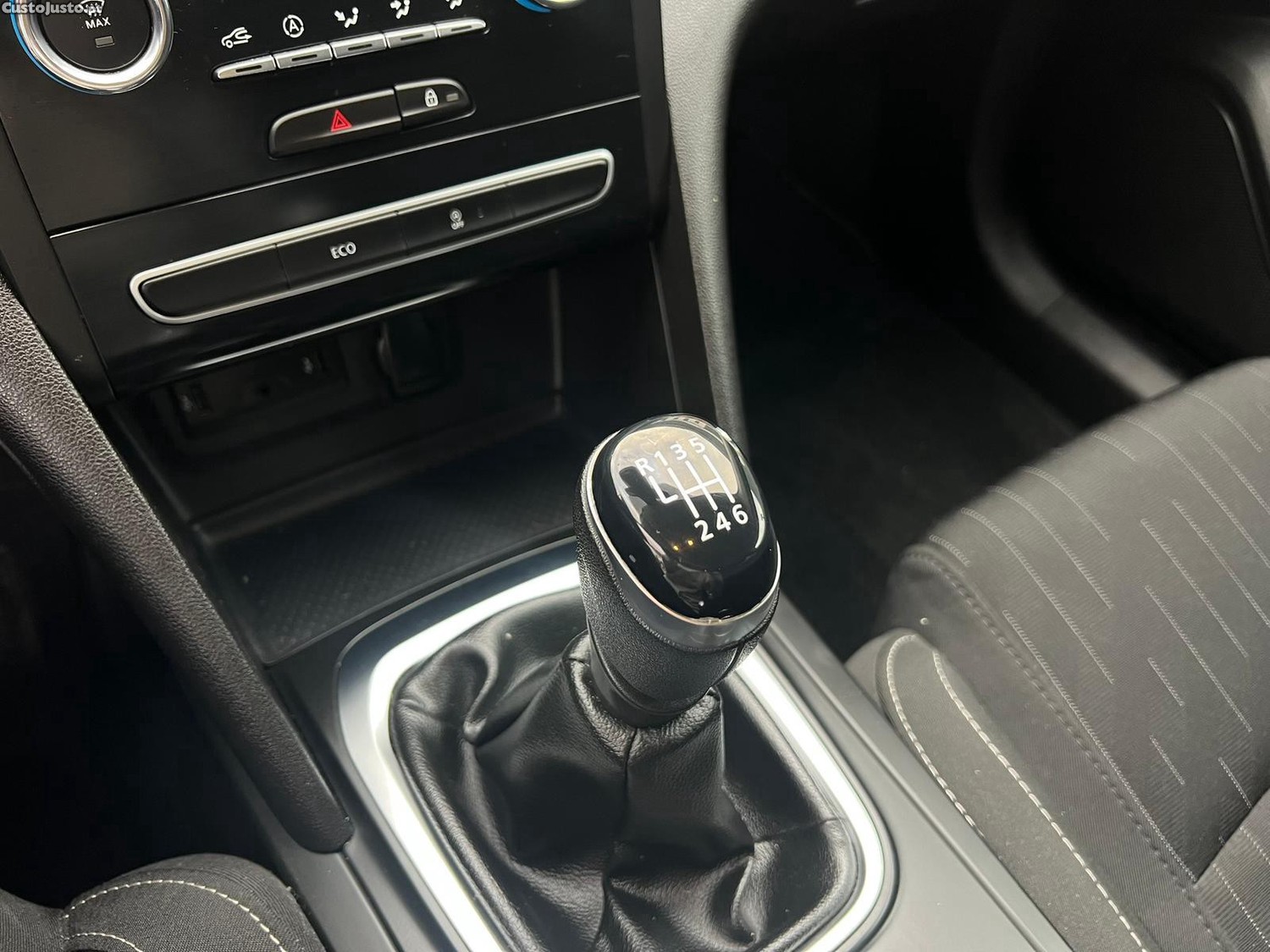 Renault Mégane Sport Tourer 1.5 Blue dCi Limited — fotografia 14