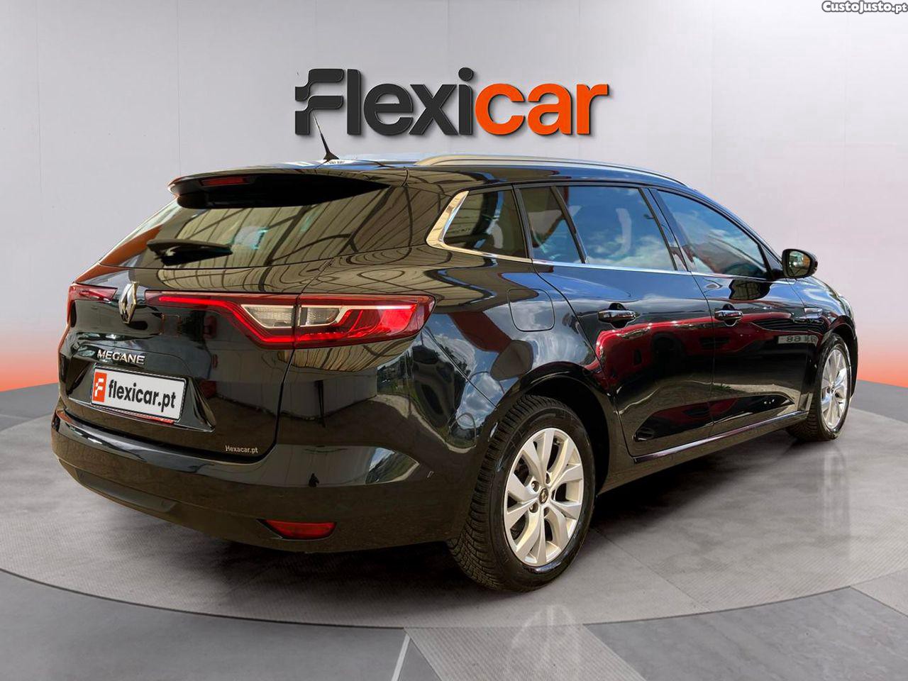 Renault Mégane Sport Tourer 1.3 TCe Limited — fotografia 11