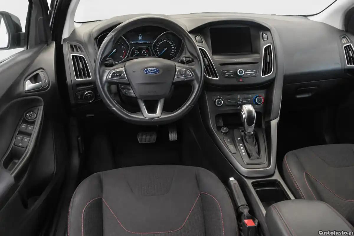 Ford Focus 1.0 EcoBoost ST-Line Aut. — fotografia 9
