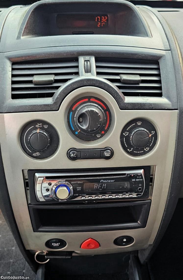 Renault Mégane Break 1.5DCi NACIONAL — fotografia 3