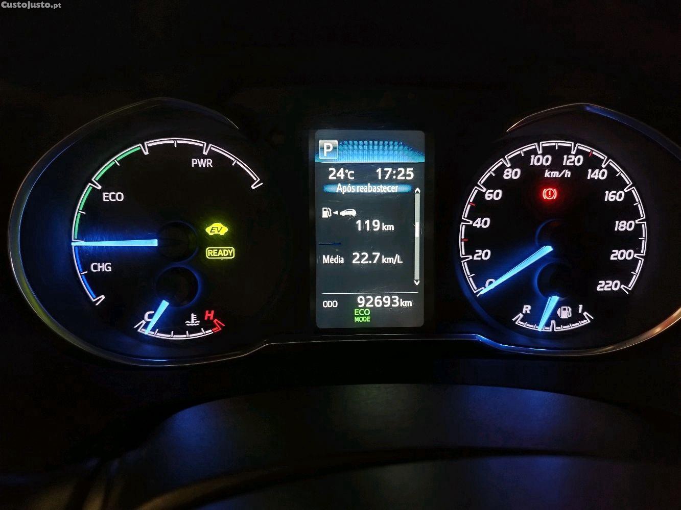 Toyota Yaris Hybrid — fotografia 4