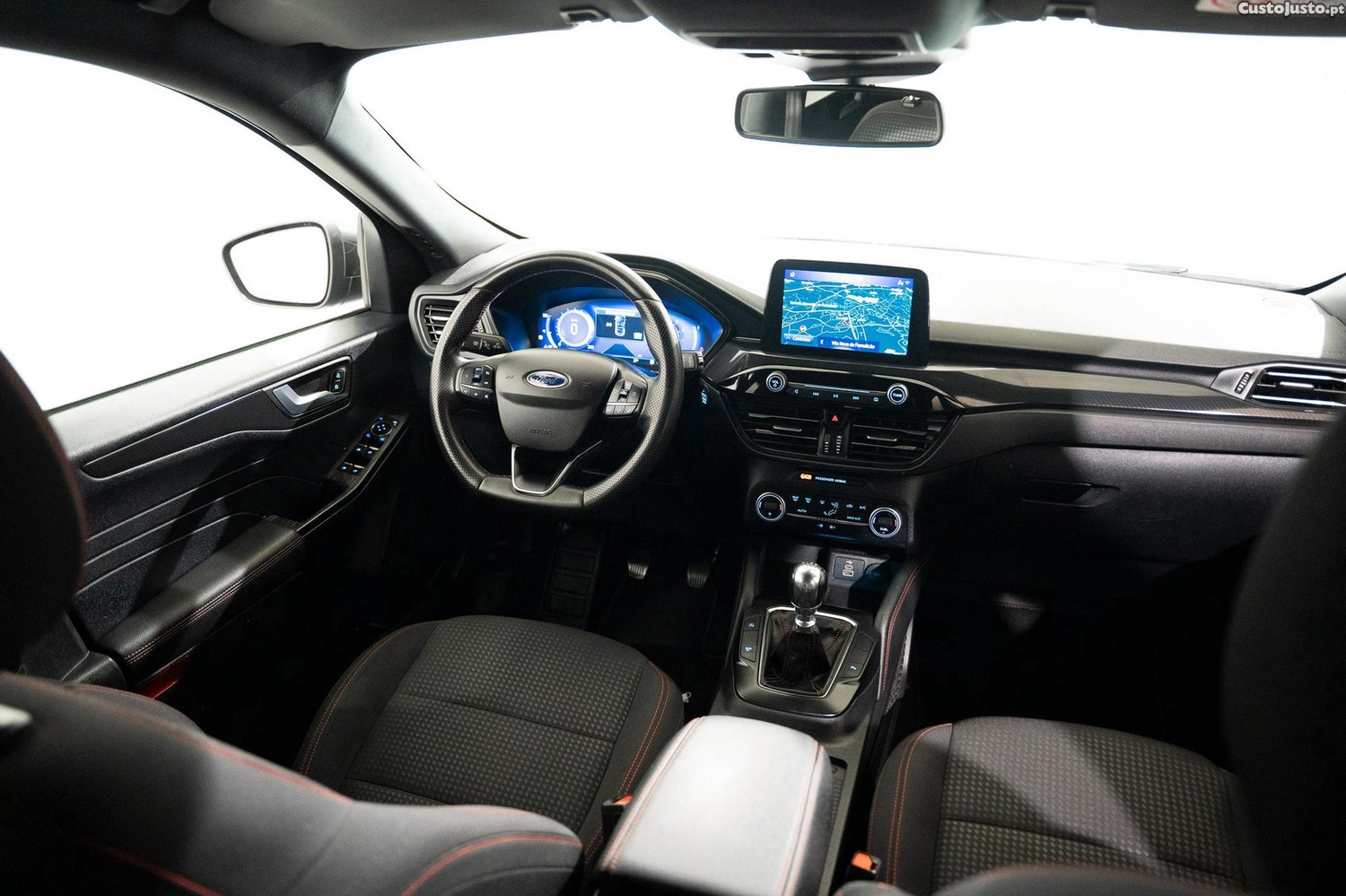 Ford Kuga 1.5 EcoBoost Titanium — fotografia 19