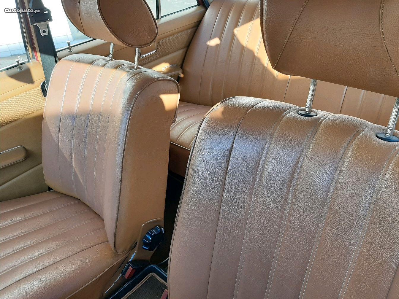 Mercedes-Benz 200 W115 — photo 4