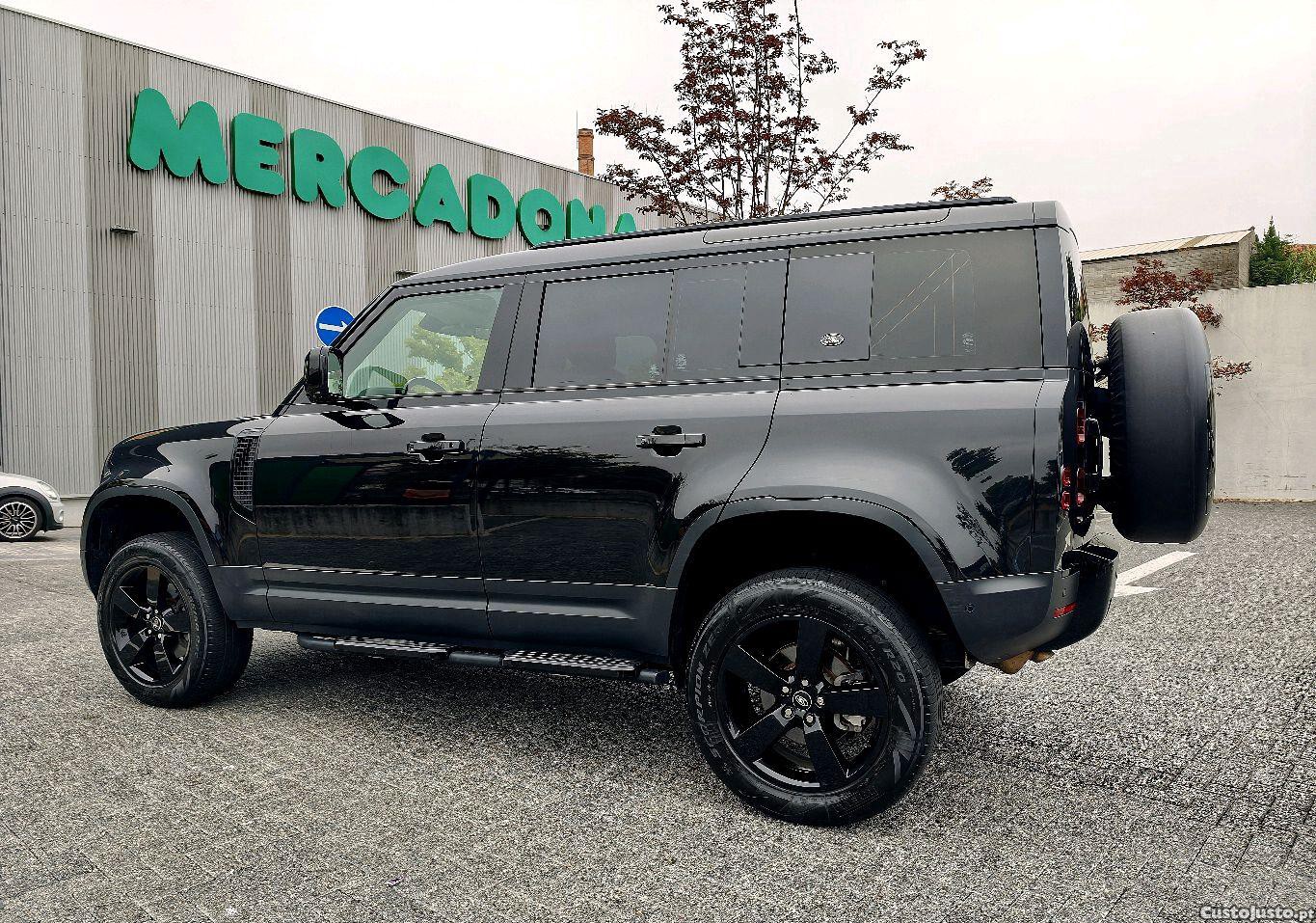 Land Rover Defender Black edition 7 lugares 2.0d 241cv aceito retoma — fotografia 4