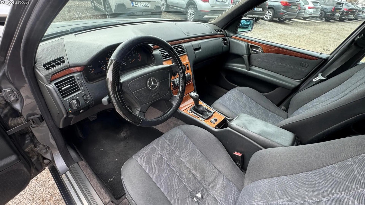 Mercedes-Benz E 220 CDI Classic — fotografia 12