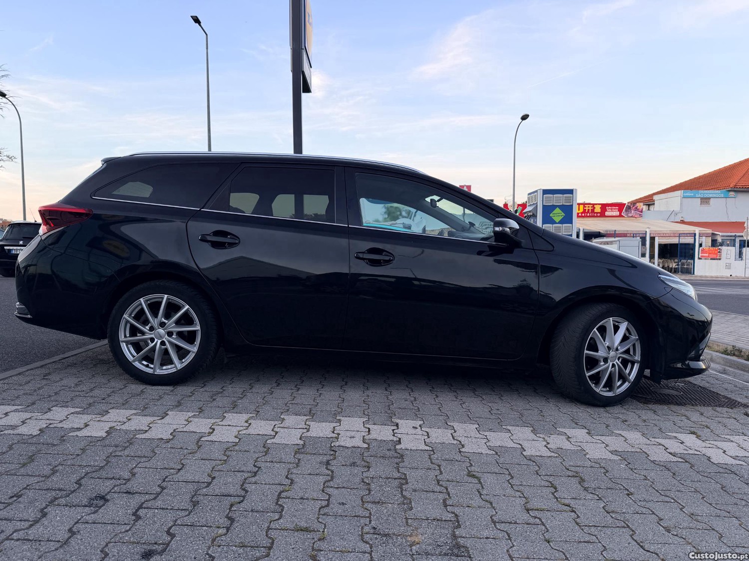 Toyota Auris Touring Sports 1.2 Turbo Aspiration — fotografia 8