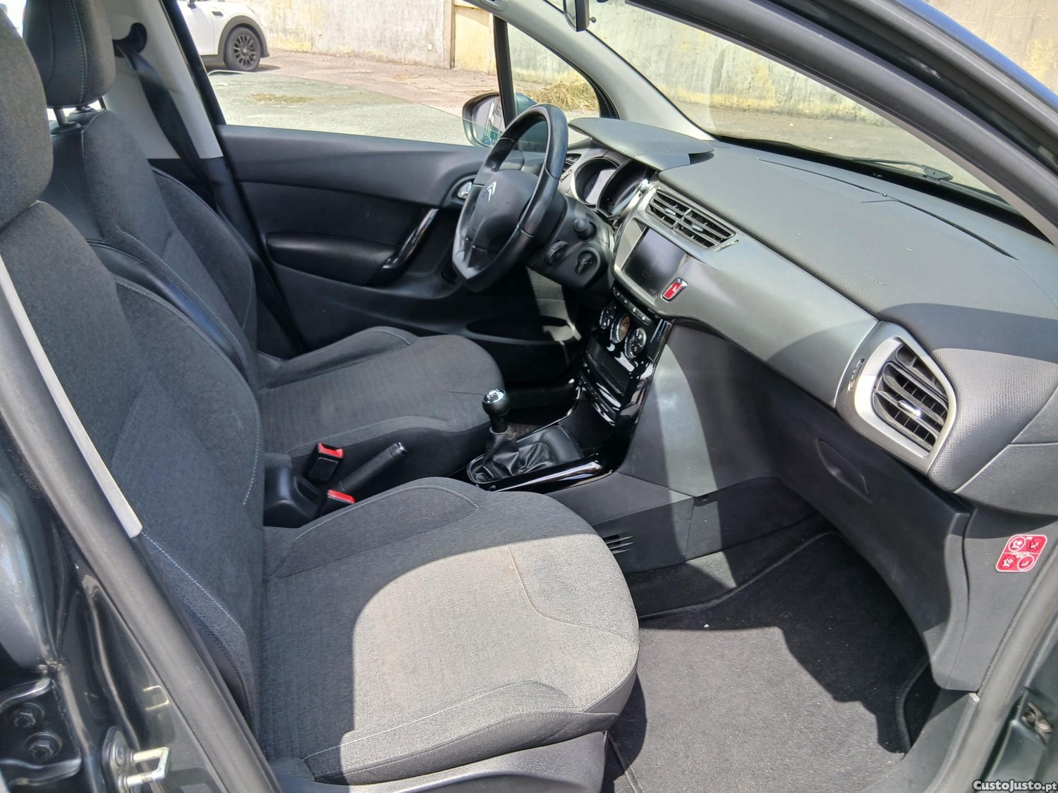 Citroën C3 1.2 5P T.EXTRAS 86000KM C/Novo Bom Preço — fotografia 2
