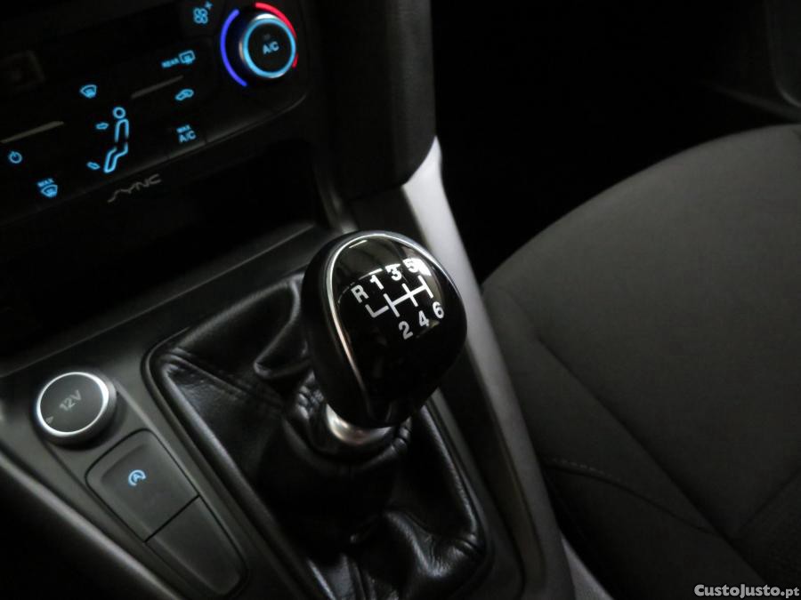 Ford Focus 1.5 TDCi Trend+ — fotografia 10