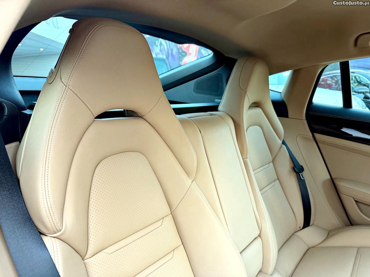 Porsche Panamera 4 E-Hybrid Platinum Edition — fotografia 25