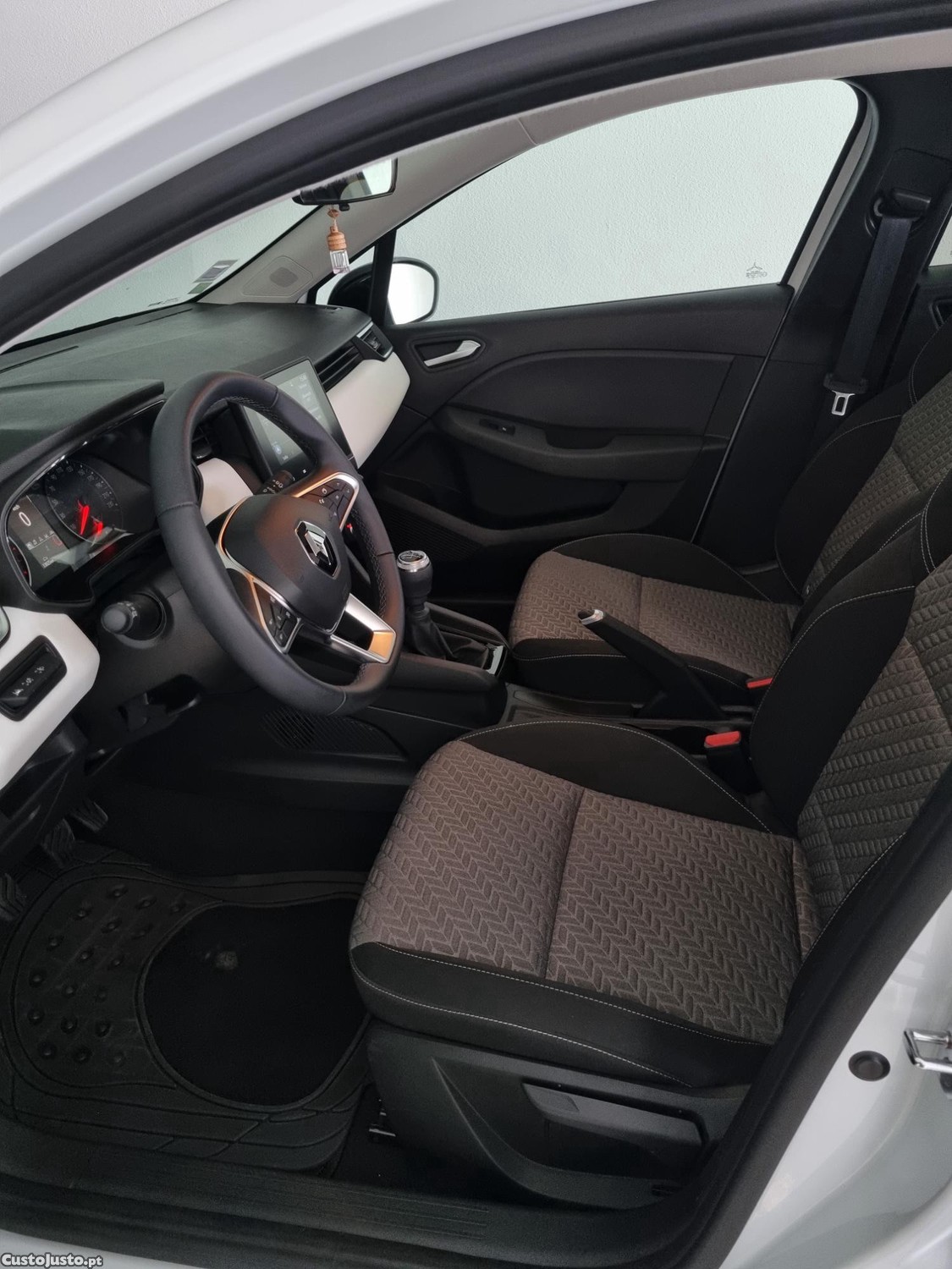 Renault Clio 1.0 TCe Evolution — fotografia 2