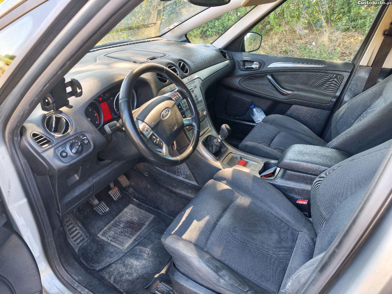 Ford S-Max 1.8 tdci Titanium — fotografia 2