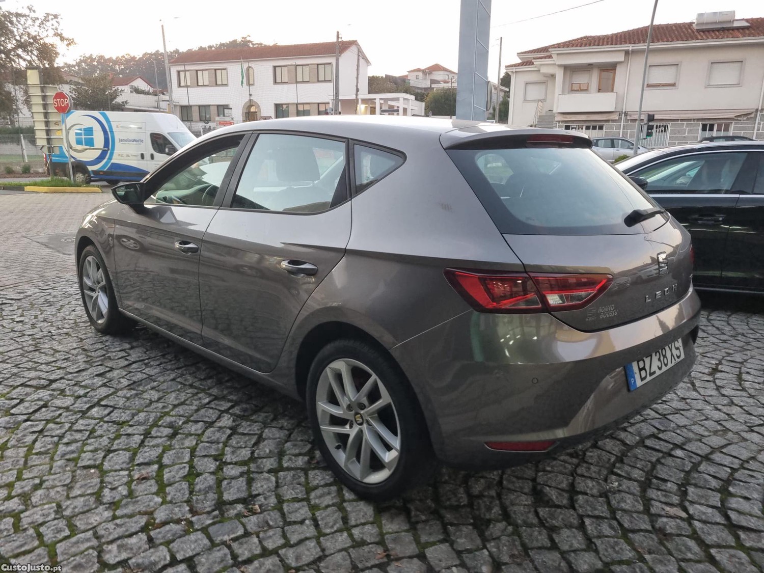 SEAT Leon 1.6 TDI muito novo — fotografia 17