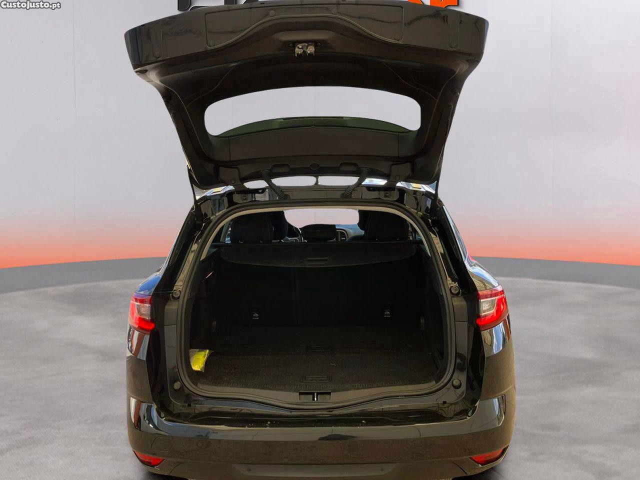 Renault Mégane Sport Tourer 1.3 TCe Limited — fotografia 10