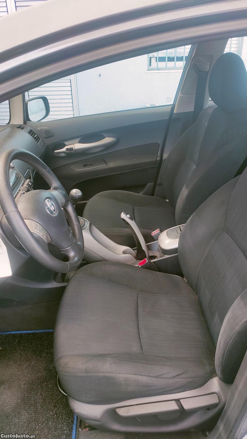 Toyota Auris 1.4D — fotografia 4
