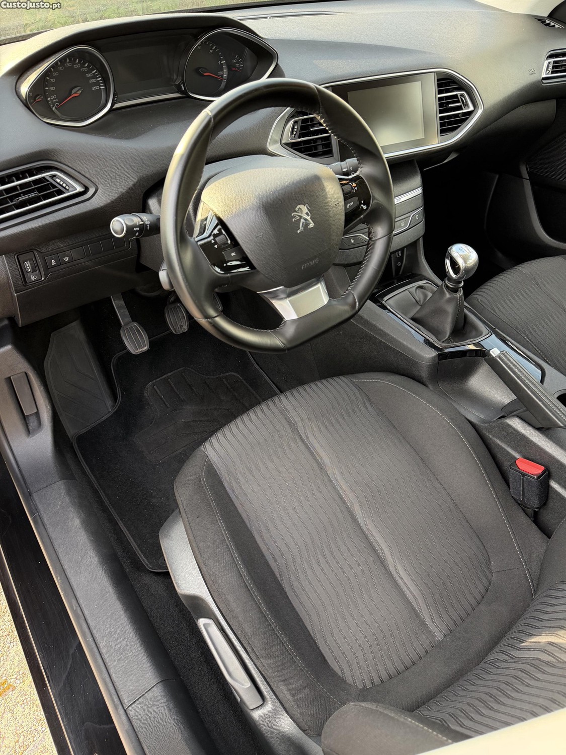 Peugeot 308 1.6HDI 115cv GPS carro bom estado — fotografia 6