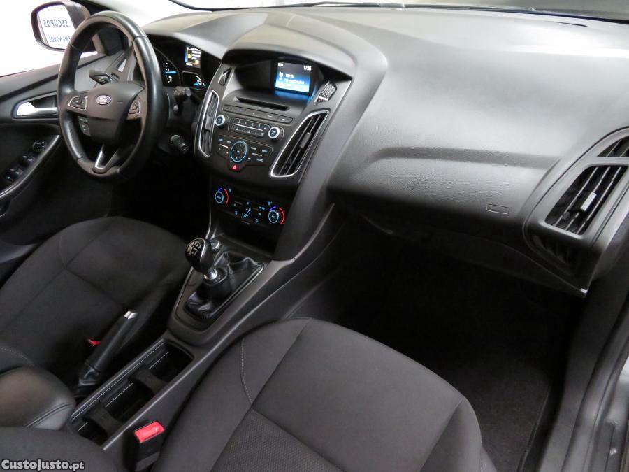 Ford Focus 1.5 TDCi Trend+ — fotografia 15