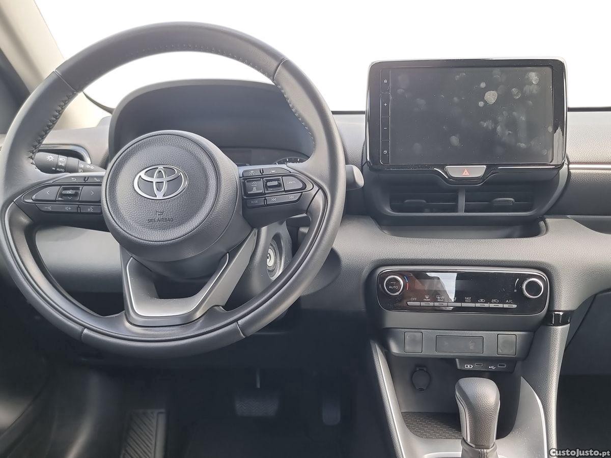 Toyota Yaris 1.5 HDF Comfort Plus — fotografia 8