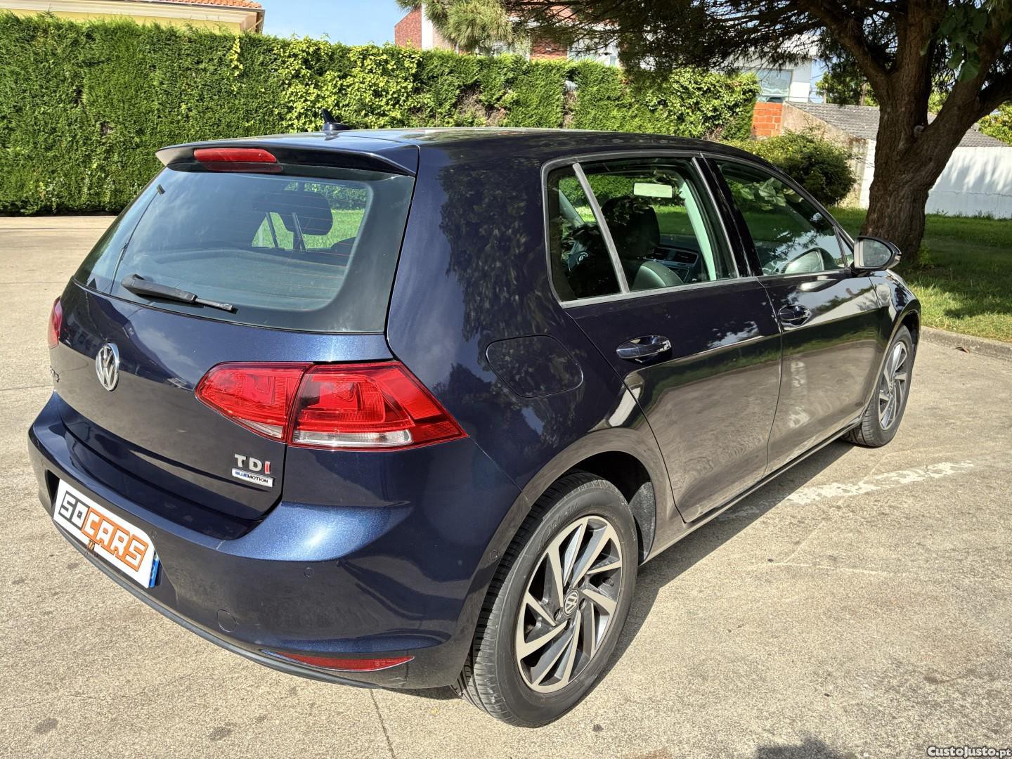 Volkswagen Golf 1.6 TDI 4Motion BlueMotion Comfortline — fotografia 9