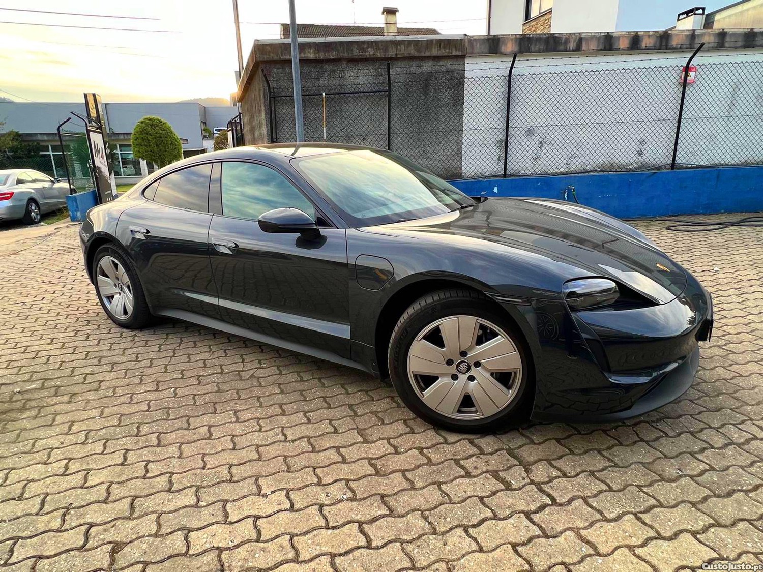 Porsche Taycan Bateria Performance Plus — fotografia 13