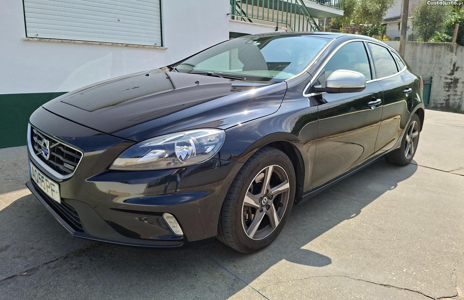 Volvo V40 D4 R-Design — fotografia 7