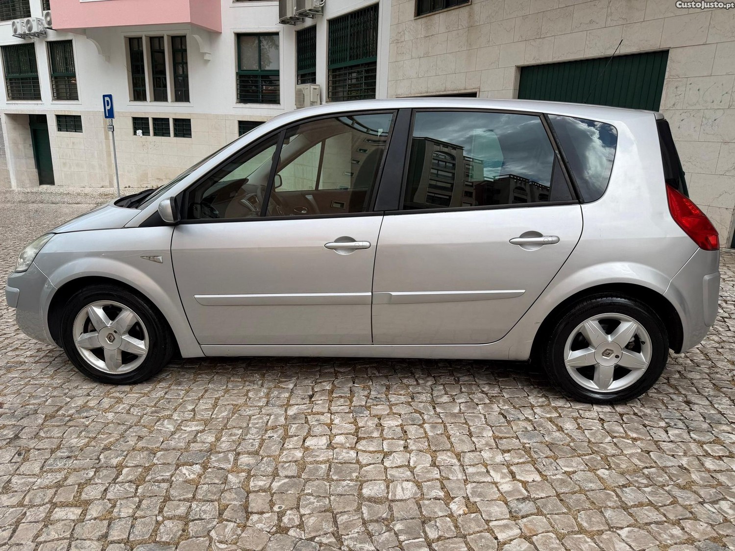 Renault Scénic 1.5 dCi Dynamique Luxe — fotografia 11