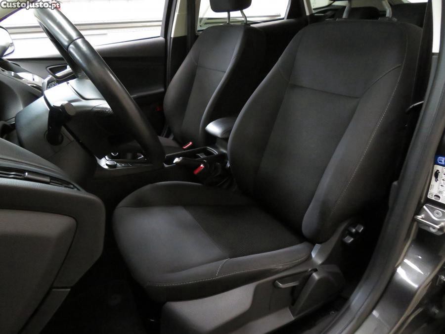 Ford Focus 1.5 TDCi Trend+ — fotografia 14