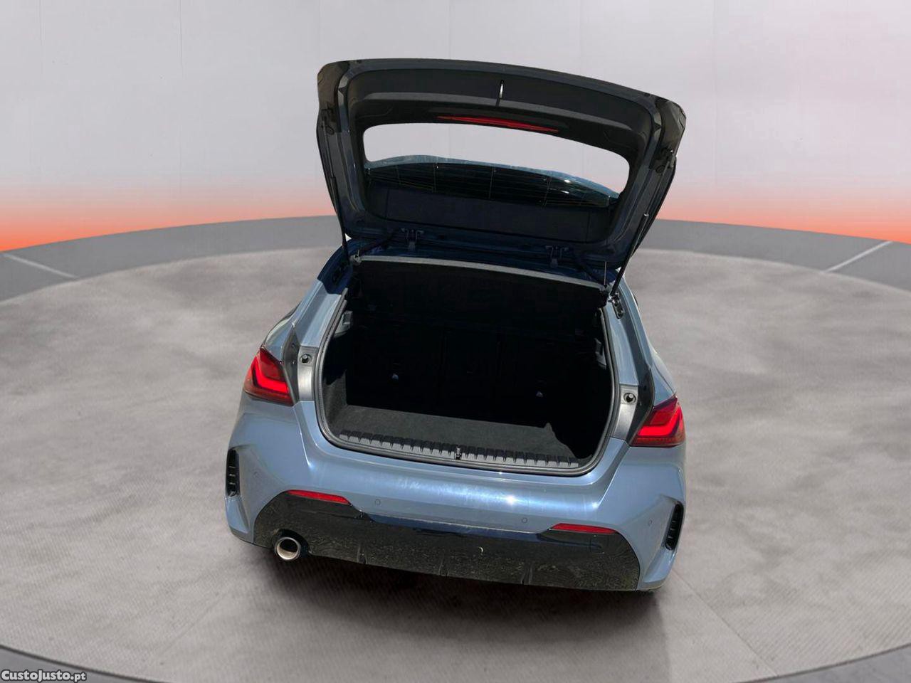 BMW 118 i Pack Desportivo M Auto — fotografia 15