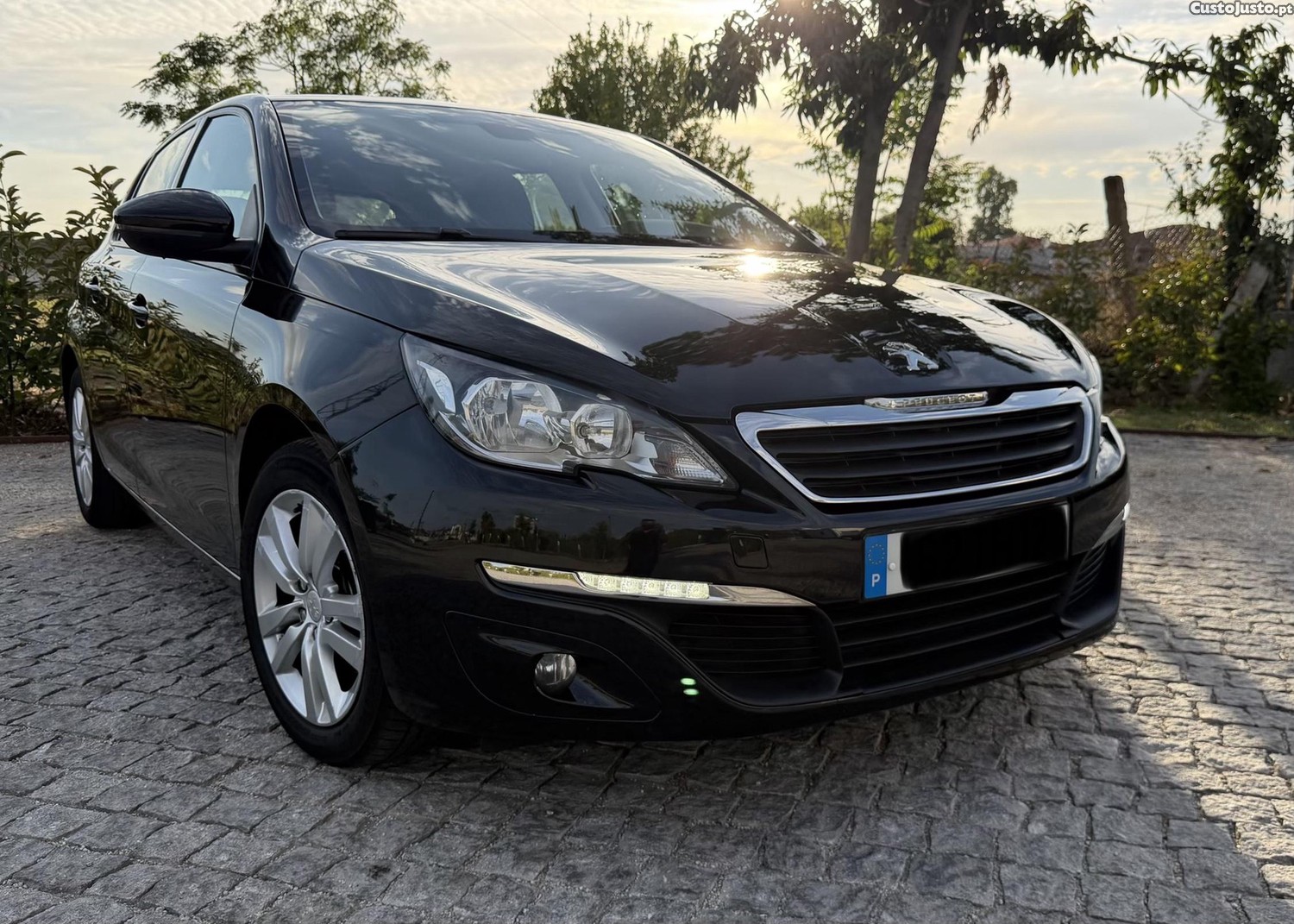 Peugeot 308 1.6HDI 115cv GPS carro bom estado — fotografia 10