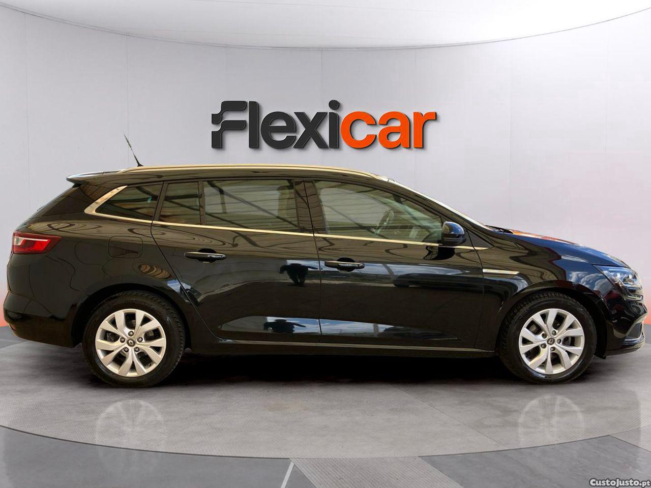Renault Mégane Sport Tourer 1.3 TCe Limited — fotografia 13