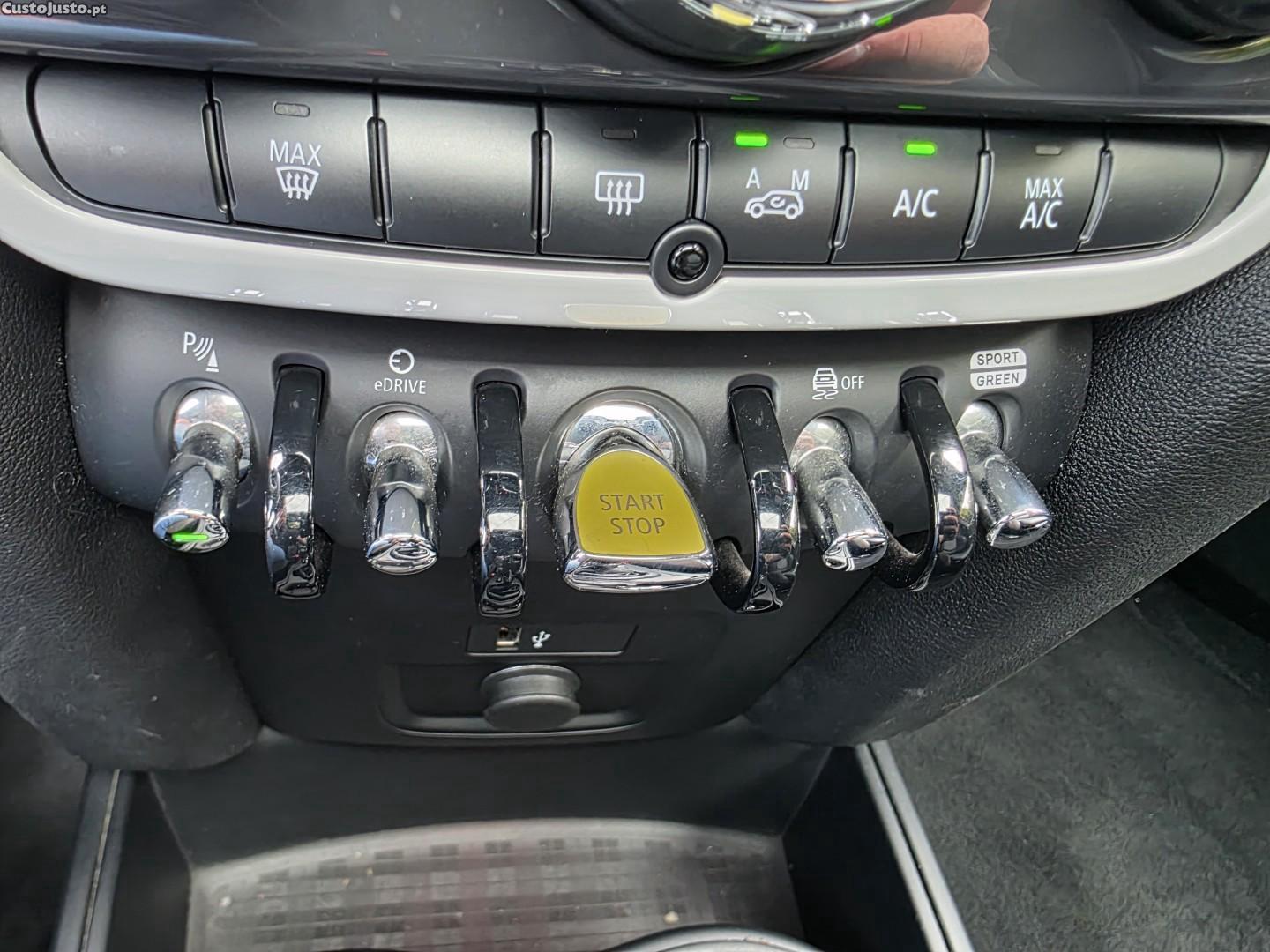 MINI Countryman Cooper SE ALL4 Auto — fotografia 19