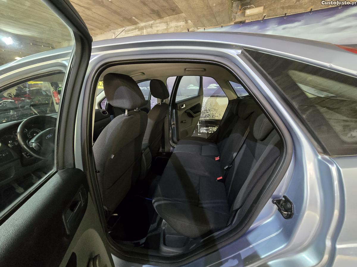 Ford Focus 1.6 TDCI — fotografia 7