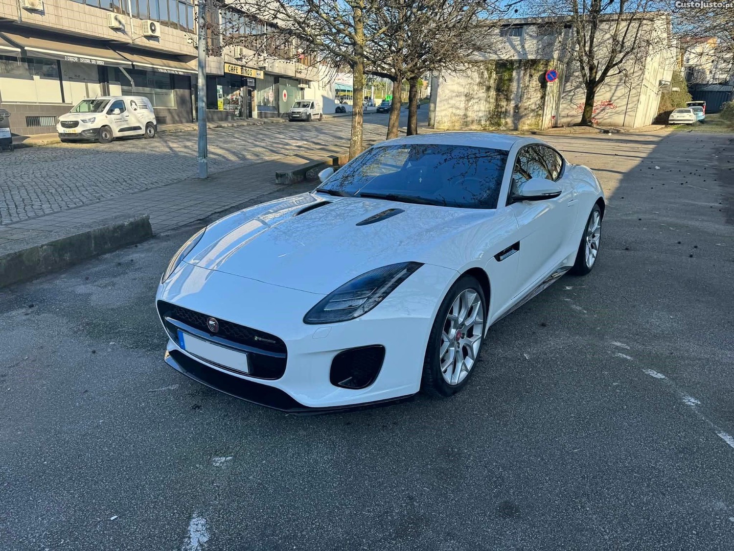 Jaguar F-Type 2.0 i4 R-Dinamic — fotografia 11