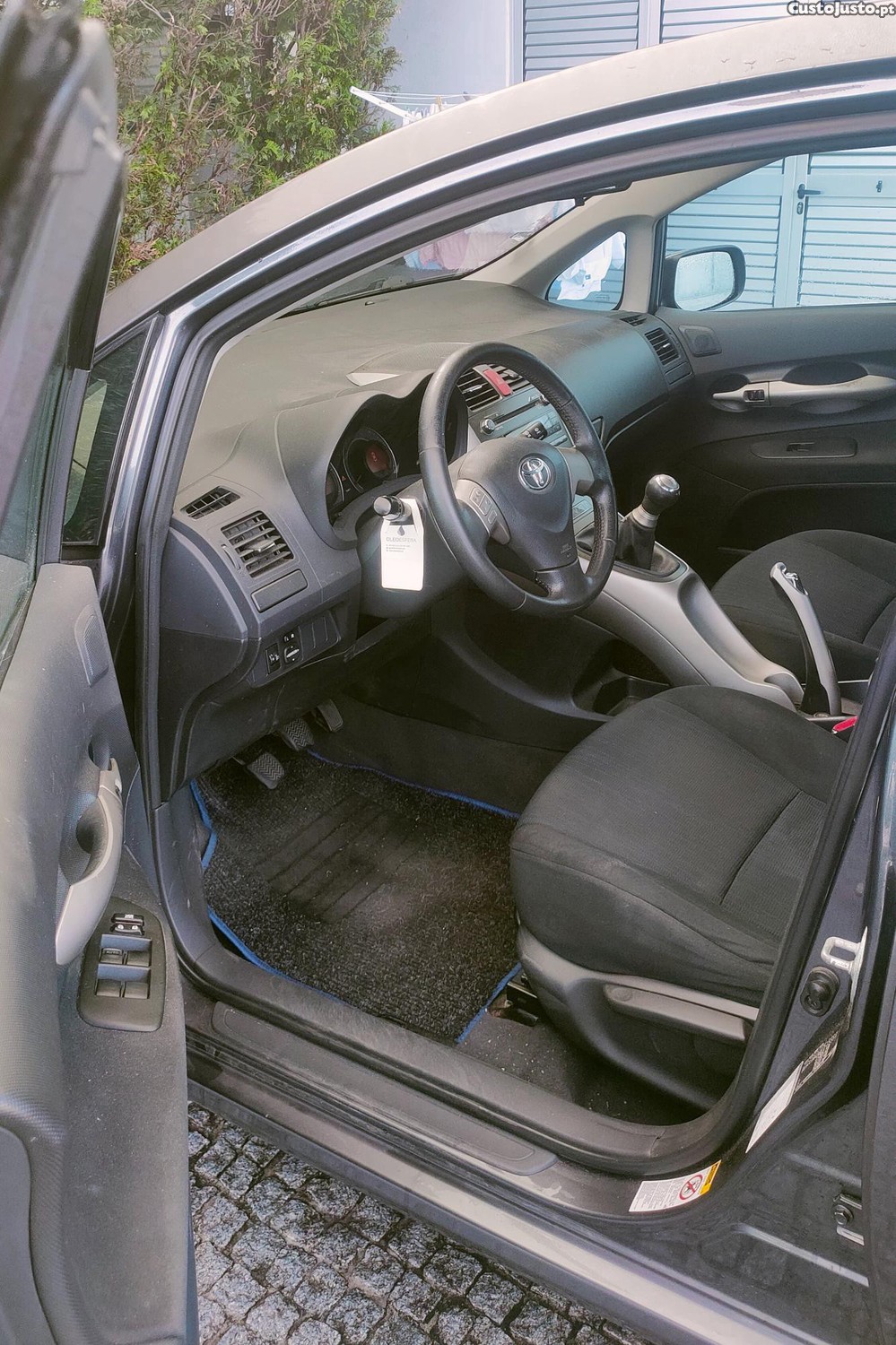 Toyota Auris 1.4D — fotografia 2